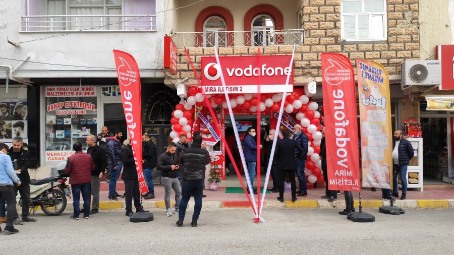Nusaybin’de Mira İletişim Vodafone Ana Bayii ikinci şubesi açıldı